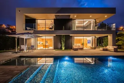 Image de Piscine Chauffée • Gym • Bbq • Ps5 • Luxe