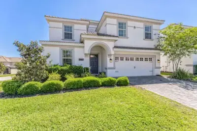Image de Central & Spacious! 8bed/5bath + Sleeps 16 w/ Pool/ Hot-tub + WiFi