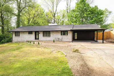 Image de Cozy Cottage, 3 mins from Evv, fenced yard
