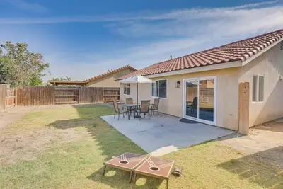 Image de Bakersfield Home w/ Pool Table, Cornhole + More!