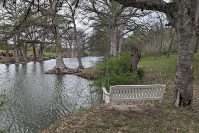 Image de Delighted Inn! Welcome to 7 acres of beauty on the Guadalupe River!