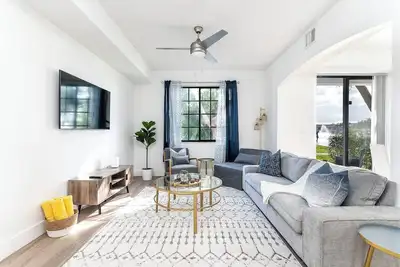 Image de Newly Renovated Delray Beach Townhome