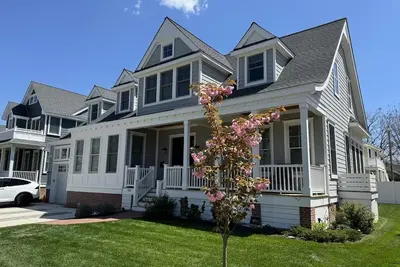 Image de Beautiful New Construction on Page Street!