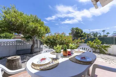 Image de Maison de vacances privée avec Wifi, climatisation, Tv, terrasse, animaux admis, parking