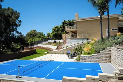 Image de Walkable 4br Coastal Oasis w/ Big Yard, Ocean View, Family Friendly, Pickleball