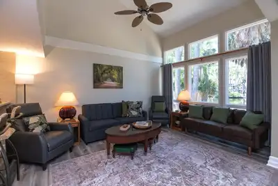 Image de 493 Egrets Pointe-Beautiful Townhome on Lagoon; Pool/Amenity Access Included