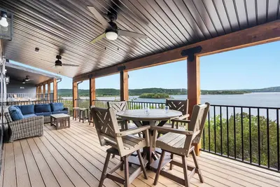 Image de Labor Day Open, Panoramic Table Rock Lake Views, Hot Tub, Games, Free Branson Attraction Tickets!