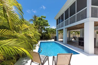 Image de *New* Come Monday: Sombrero Beach Home w private pool, walking distance to beach