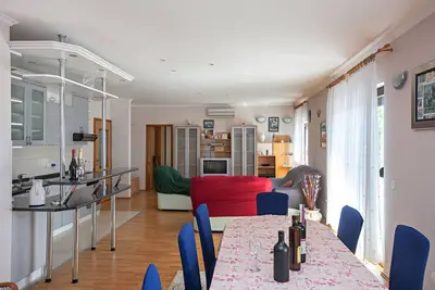 Image de Appartement de deux chambres avec la terrasse Smrdelje, Krka (A-23078-a)
