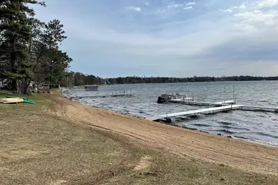 Image de Beautiful Cabin at Round Lake Resort - Brown Cabin