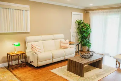 Image de In the Heart of Santa Clara, Near Apple Hq & Santana Row: Modern 3-Bedroom Home