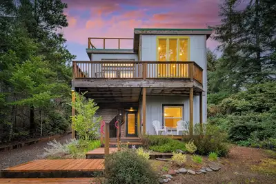 Image de Buttercup Bay Hideaway by AvantStay | Cozy Escape w/ Fire Pit, Walk to Beach