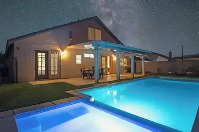 Image de 5br Luxury Oasis w/ Pool & Spa + Games and More!