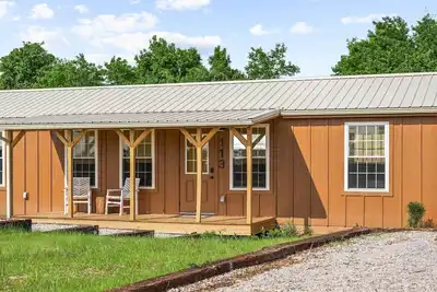 Image de Lodge 113 at Eden Reserve—Safari Cabin Near Ark