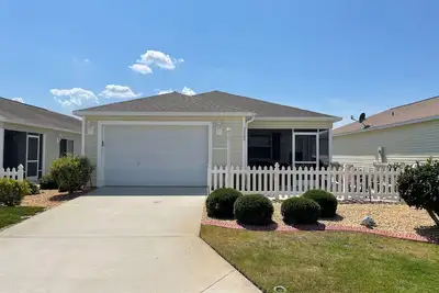 Image de Inviting 2/2 Patio Villa with Gas Golf Cart, Bbq, and Free WiFi: