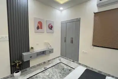 Image de Luxury 3bhk 5 min from Metro Station with Projector, Ac, Wifi, Kitchen-Dune Cove