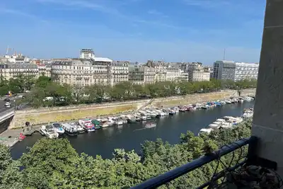 Image de 70m² sur la Seine, vue Magnifique sur Tout Paris!