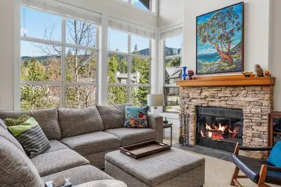Image de Elegant tranquility spacious 3br golf course views close to Village & Lost Lake