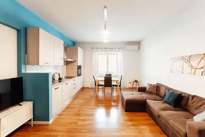Image de House in the center