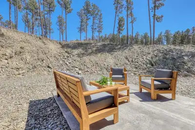 Image de Rockerville Gold Town Lodging #9-\"Saddle Up for Luxury – A Western Stay with Modern Perks! \" 15 Minutes to Mt. Rushmore