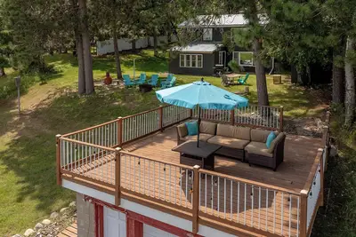 Full Remodeled Home, Amazing Views, Boat House Top Patio & More!