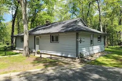 Image de Welcome Bikers! Cottage by Big Star Lake