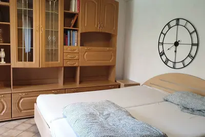 Image de Haus mit Garten, Terrasse, 2 Badezimmer 4 Schlafzimmer, 2 KĂĽche