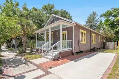 Image de Mardi Gras House!