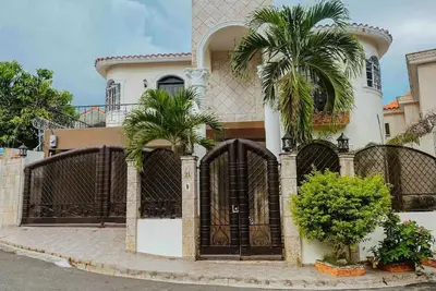 Gorgeous 4 bedroom 5 bed Mini Mansion\nWith Pool