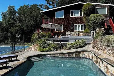 Image de Serene Vineyard home with pool, tennis court and 2x pickle ball courts
