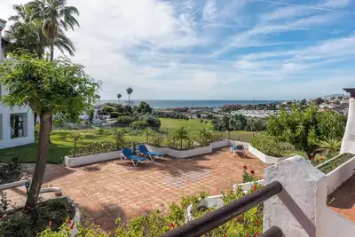 Image de Appartement 'Fuente De La Duquesa' avec vue sur la mer, Wi-Fi et climatisation