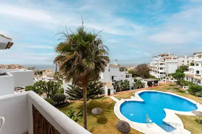 Image de Appartement 'Benalmadena Casa Fortune Sleeps 4' avec vue sur la mer, Wi-Fi et climatisation
