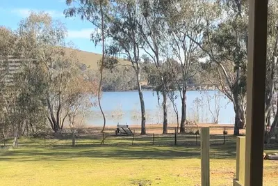 Image de Bonnie Doon on the lake