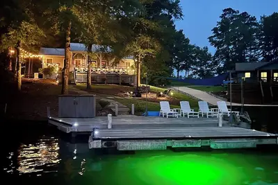 Image de Beautifully Remodeled Lakefront Cottage