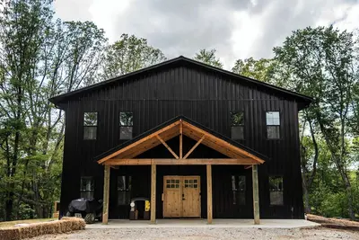 Image de A family oasis located in the heart of Hocking Hills.
