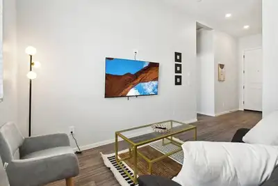 Image de Fresh Modern Home in Canopy w/ Pool, Bbq