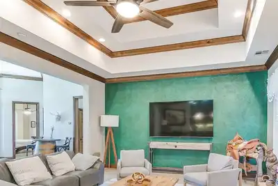 Image de Charming 6br Rural Farmhouse with Pool, Animals & Family Fun #Skelly