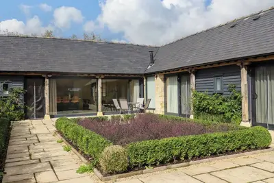 Image de Hawthorn Barn, family friendly, with open fire in Northleach