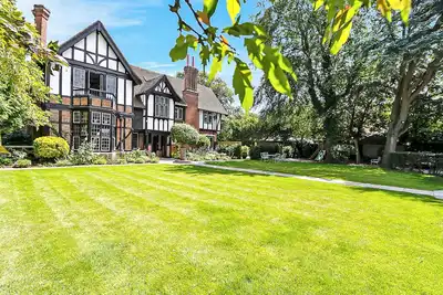 Image de Tudor Grange, family friendly, luxury holiday cottage in Bournemouth