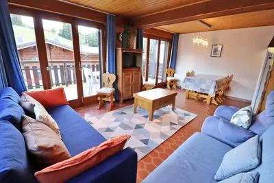 Image de 300m du centre station, terrasse, casier à ski, 65m², Les Gets
