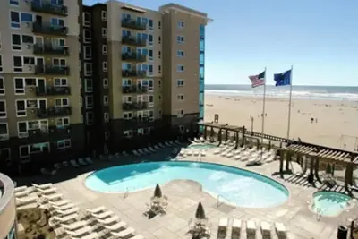 Image de Spacious Oceanfront 1-Bdrm Condo