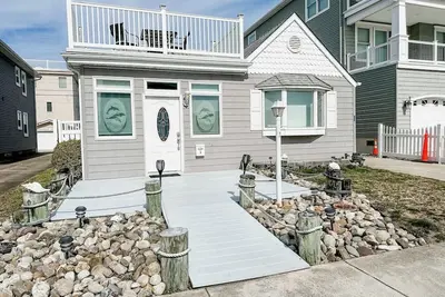 Image de Charming South End ~ Steps to the Ocean ~ Rooftop Deck