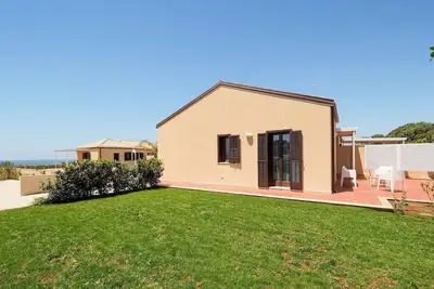 Image de Belle maison Ă Marina di Modica avec.