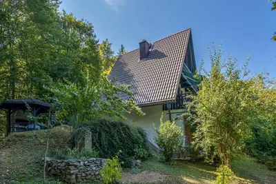 Image de Superbe maison de 2 chambres Ă Mala.
