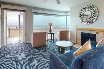 Image de Seaside Resort Oceanfront 2 Bedroom 2 Bath\nCorner Top Floor Unit August 2-8\n