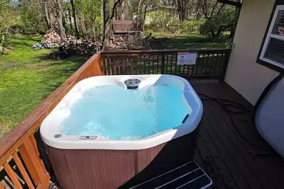 Image de 3 BdrHomew\/HotTub+Free Firewood, sleeps10in\nMauston, closeto \nWI Dells\/Attractions
