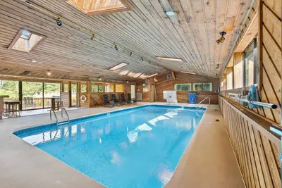 Image de Large house with heated indoor pool and big yard with firepit