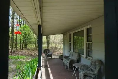 Image de Step back in time during your stay at Guy's Bungalow.