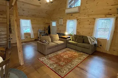 Image de Peace and quiet in a fully equipped cabin nestled in the woods of the ADKs.