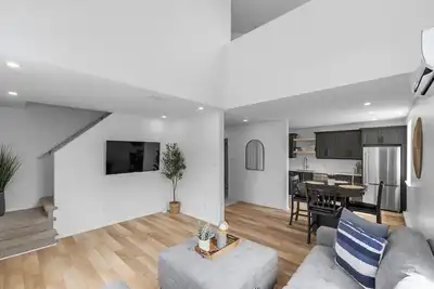 Image de Harbourview Loft A Executive One Bedroom Loft Apartment in Downtown Summerside